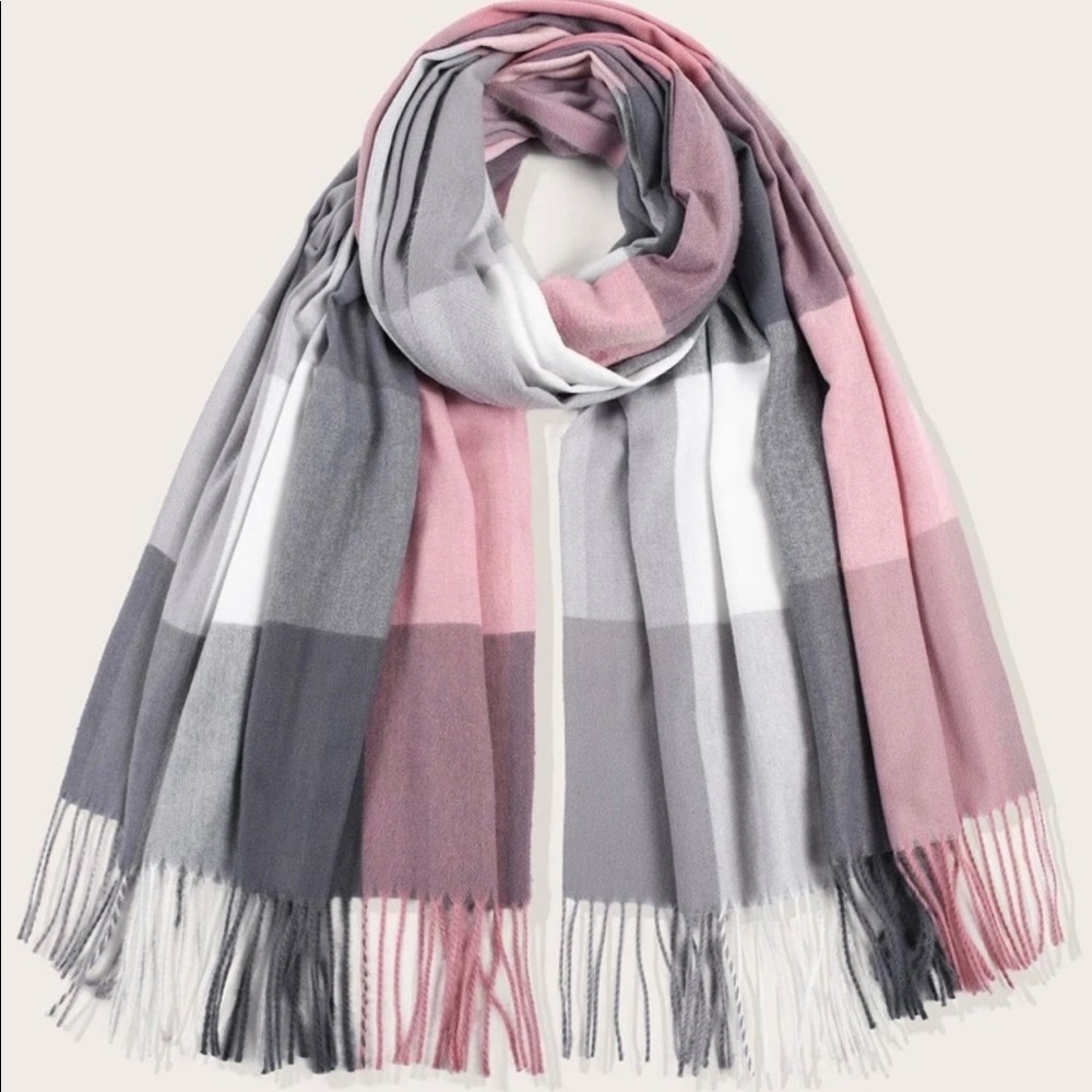 Pink white & grey scarf 🧣